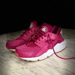 Nike Air Haurache | Women’s 6.5 | Pink